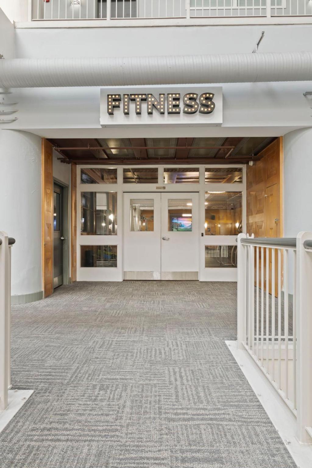 Indy Urban Stay - Skywalk - Sleeps 8 - Downtown - Stadium Indianapolis Exterior photo